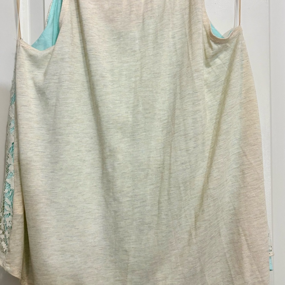 Mint Lace Sleeveless Top - Picture 5 of 6